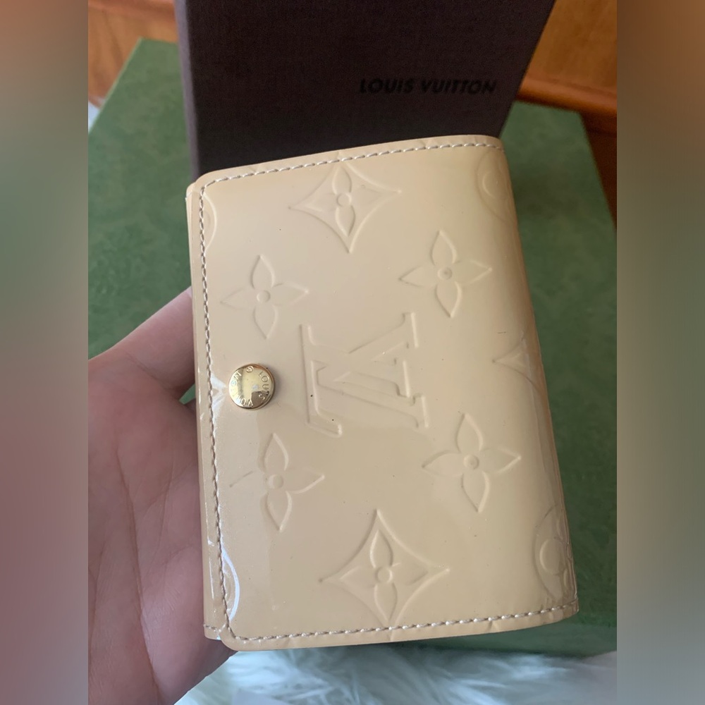 Louis Vuitton Vernis Business Card Holder⭐️⭐️ - Picture 10 of 16
